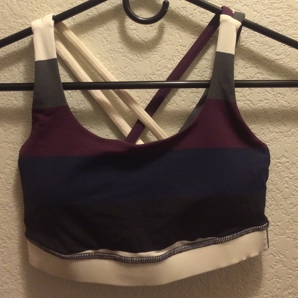 Lululemon sports bra