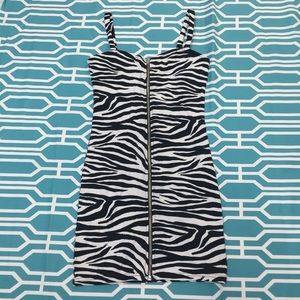 H&M Black/White Zip Up Animal Print Dress. Size: 6