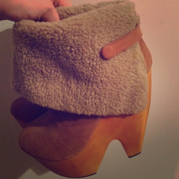 Never worn rare Jeffrey Campbell wool wedge