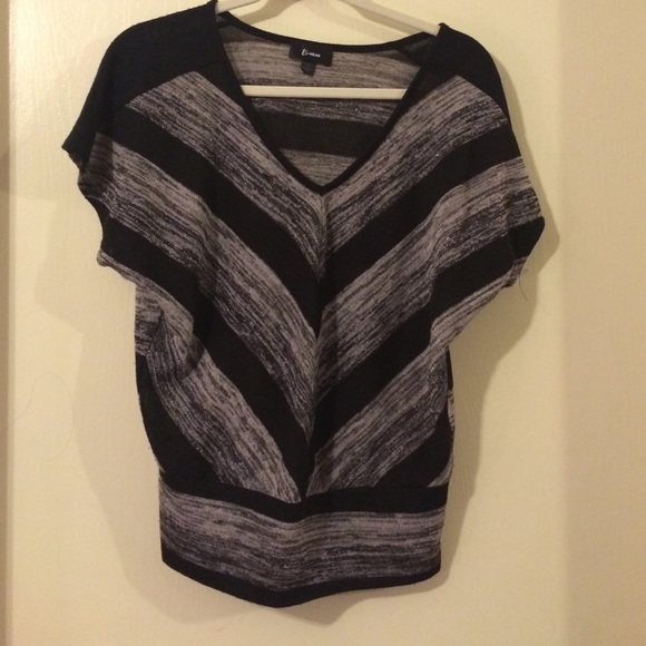 Short sleeved sweater