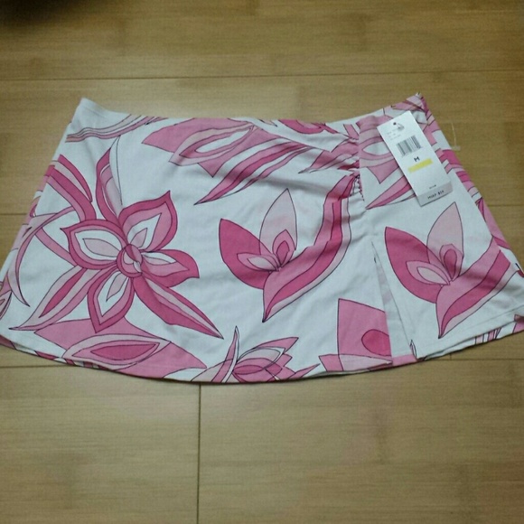 Brand new Tommy Hilfiger swim cover up in Medium - Picture 1 of 3