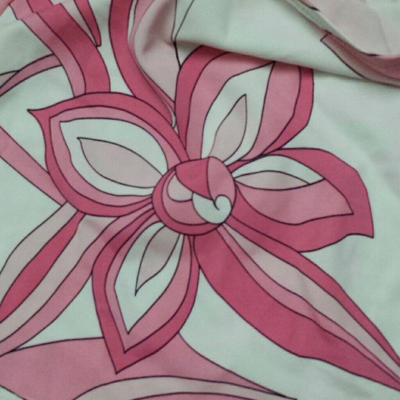 Brand new Tommy Hilfiger swim cover up in Medium - Picture 3 of 3