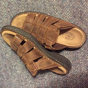 Men's sandals size 11