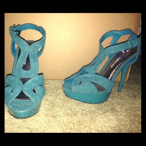 Strappy teal/blue platform spring sandals - size 7