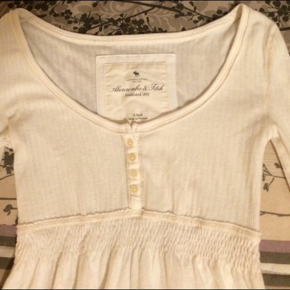 A&F white top - Picture 3 of 5