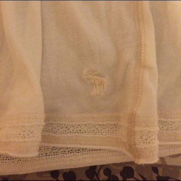 A&F white top - Picture 4 of 5