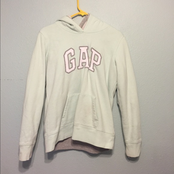2 gap sweater for Jessica