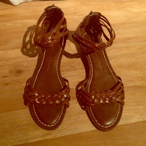 American eagle sandals