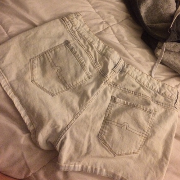 Shorts - Picture 2 of 3