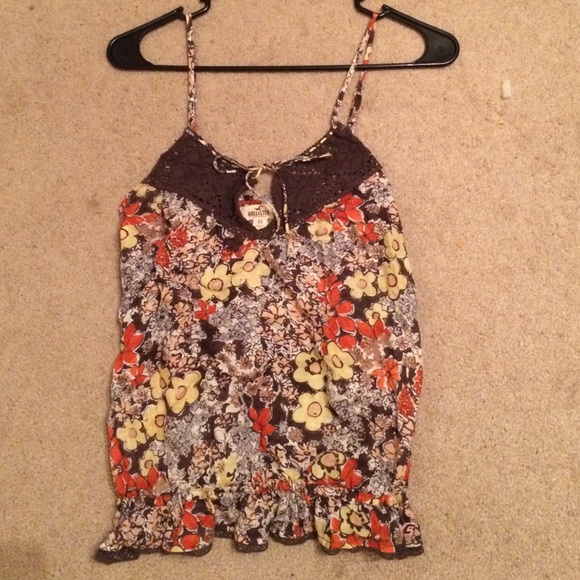 Floral Tank Top! 🌺