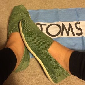TOMS 'classic' corduroy slip on flats