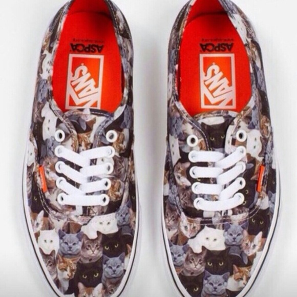 NWT Cat Print Vans