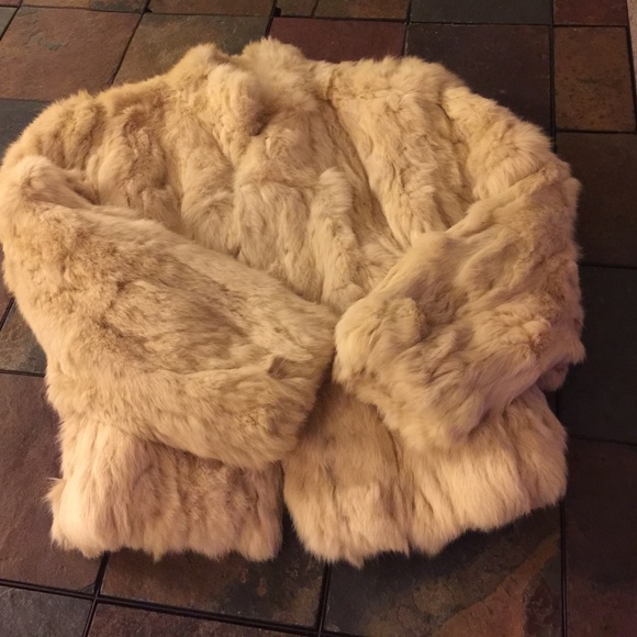 ⭐️🌠WOW! 100% REAL RABBIT FUR JACKET IN EUC!🌠⭐️