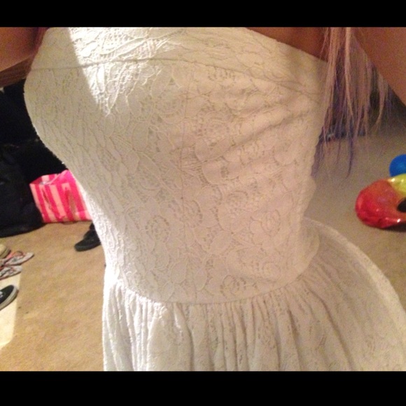 White Lace Hollister Dress - Picture 2 of 3