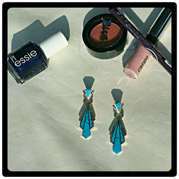 SILVER & TURQUOISE EARRING NWT - Picture 2 of 4