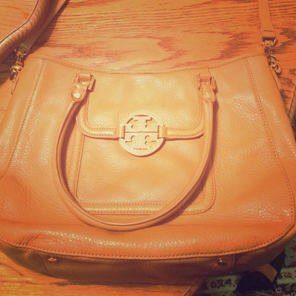 Tory Burch Handbags - Tory burch cross-body purse!
