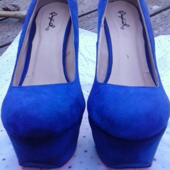 $5 Qupid Blue Pumps with PINK BOTTOM SOLES SZ: 7 - Picture 4 of 4