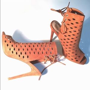 Misguided heels 👠