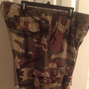Men's camouflage cargo shorts