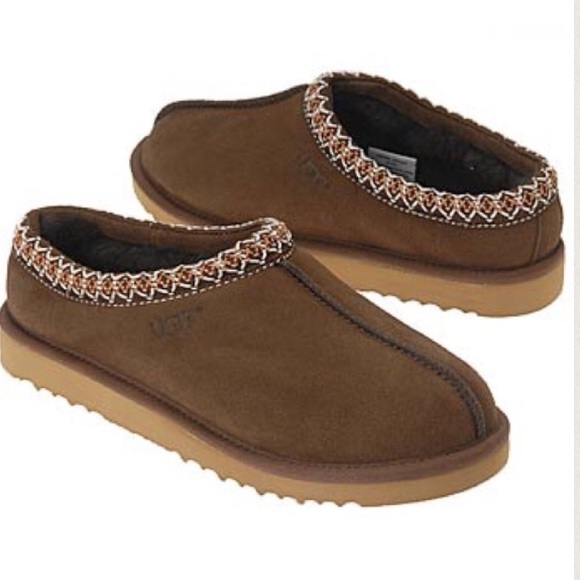BROWN UGGS AUTHENTIC