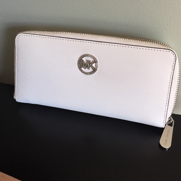 MICHAEL KORS white continental wallet