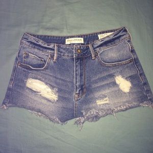 Highwaisted denim shorts