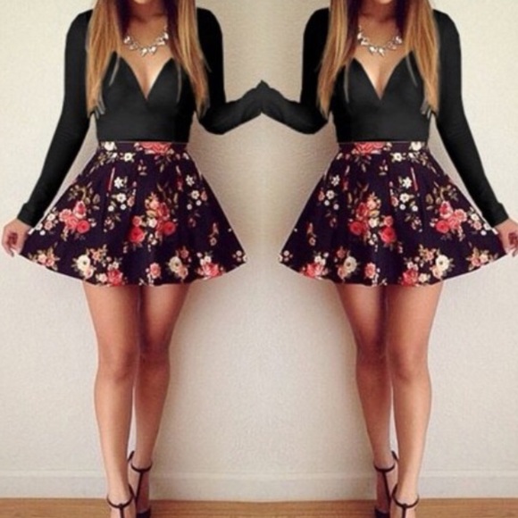 Dresses & Skirts - Cute floral dress
