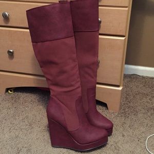 Maroon wedge heeled boot NWOT