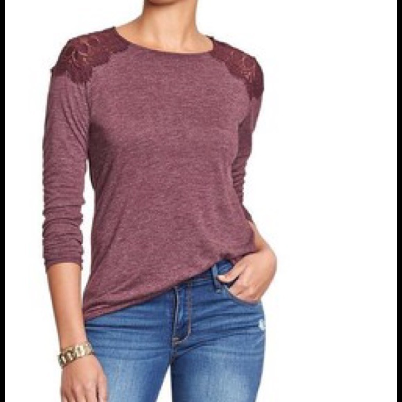 Old Navy Tops - 🎀 Host Pick 🎀 Lace Shoulder Tee in Raisin