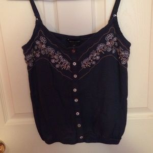 Embroidered tank in great condition