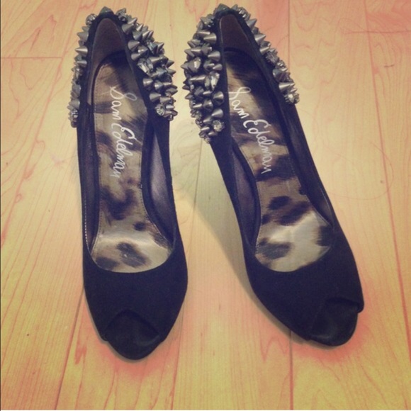 Sam Eldeman Spiked Pumps