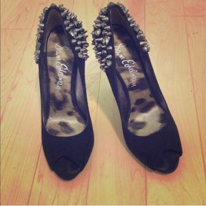 Sam Eldeman Spiked Pumps