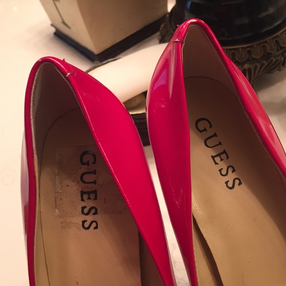 SOLD Guess high heels - Picture 4 of 4