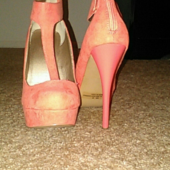 Coral t strap pumps - Picture 2 of 4