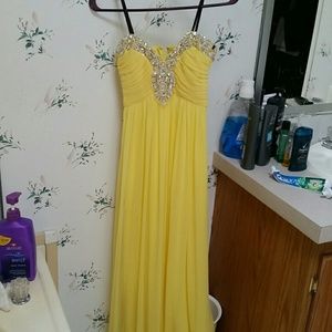 Yellow dress for a prom?wedding?