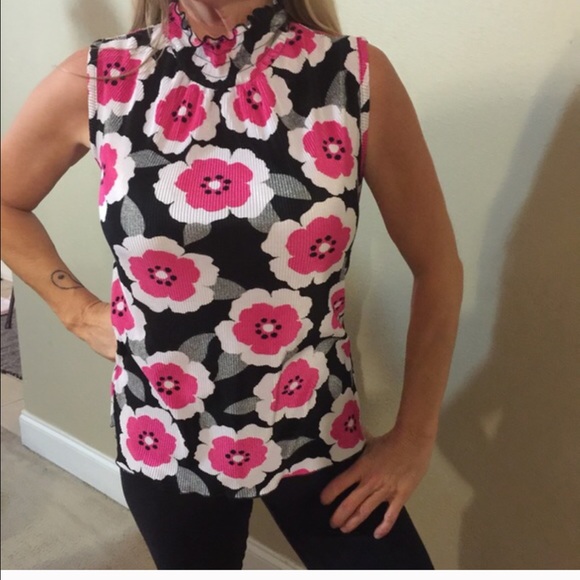 Top - Picture 2 of 2