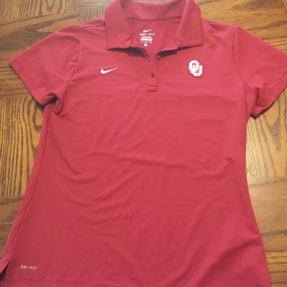 OU Dri-Fit Nike shirt.