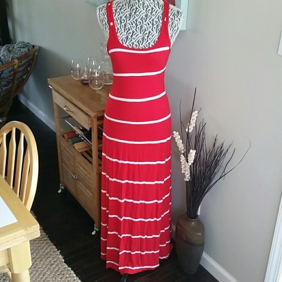Old Navy Dresses & Skirts - Striped maxi dress