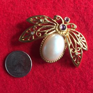 Vintage Jewelry - HP🎉 Vintage Avon Bee Brooch Pin Vintage Jewelry - HP🎉 Vintage Avon Bee Brooch Pin