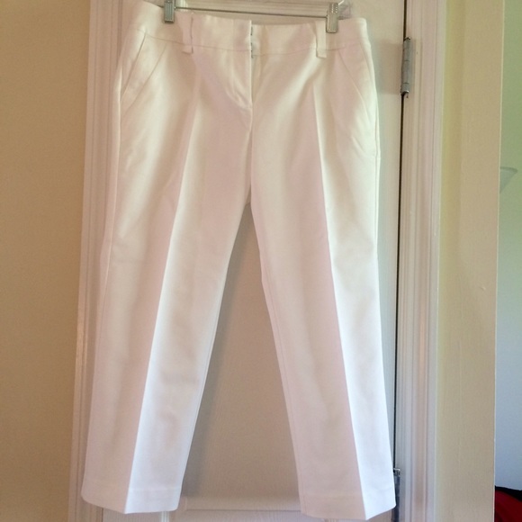 White new york and company size 8 capri