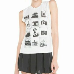 Brandy Melville Camera Muscle Tee