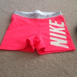 Nike pro pink