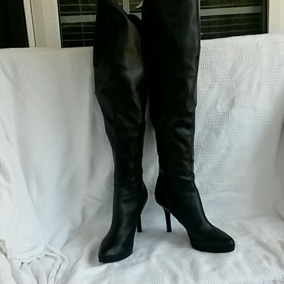 High heel boots