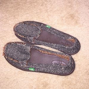 Sanyo size 6. Never worn!