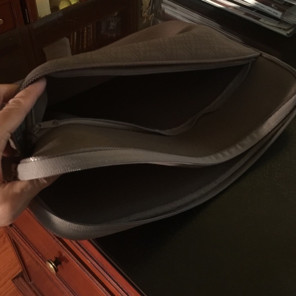Laptop case - Picture 2 of 2