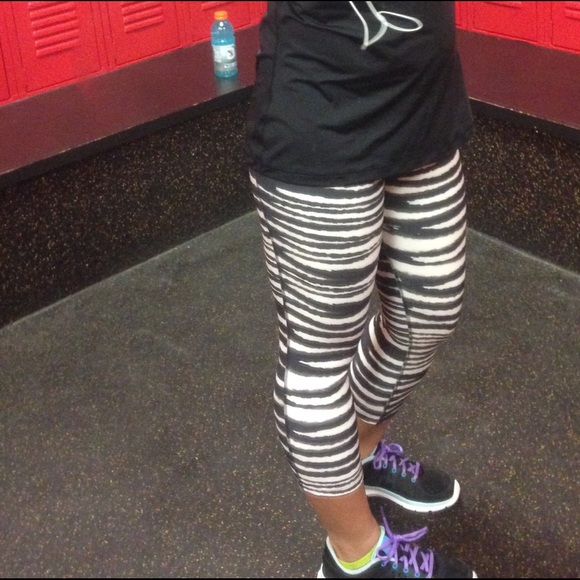 Nike zebra workout pants - Picture 3 of 3