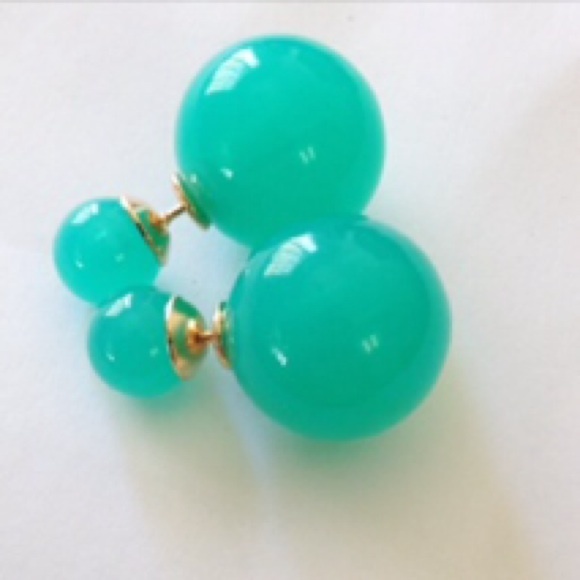 Double sided pearl earrings
