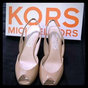Michael Kors Vivan Shoe Nude.