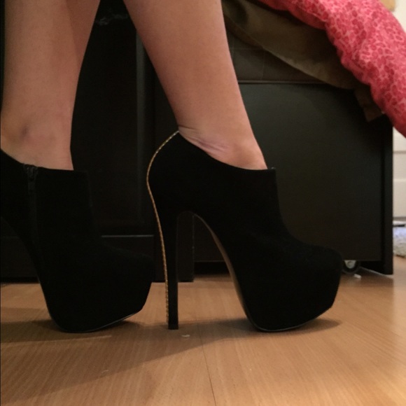 Steve Madden 'vilocity' size 7 heels - Picture 4 of 4