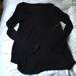 Oversized black long sleeve with pocket